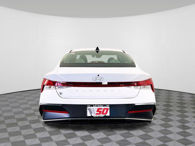 2025 Hyundai Elantra SEL - Photo 27