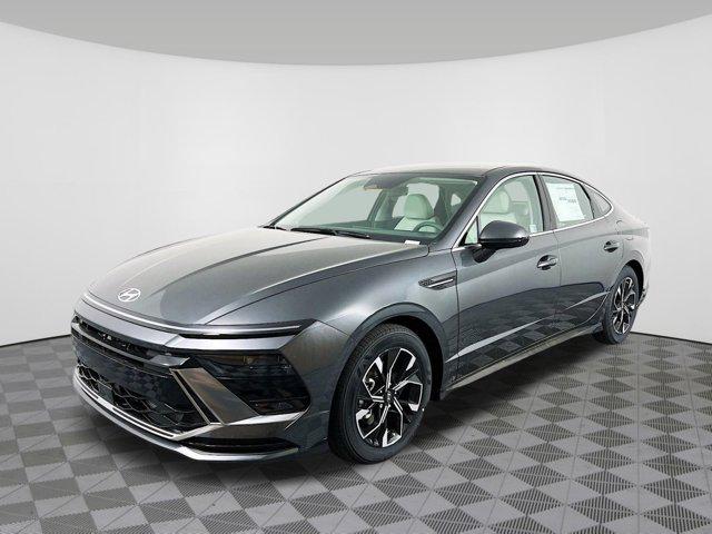 2025 Hyundai Sonata SEL photo 2