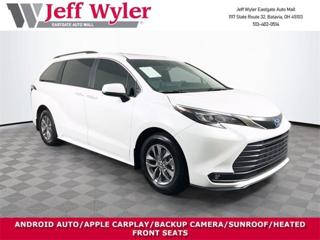 Used 2025 Toyota Sienna XLE XLE FWD 8-Passenger