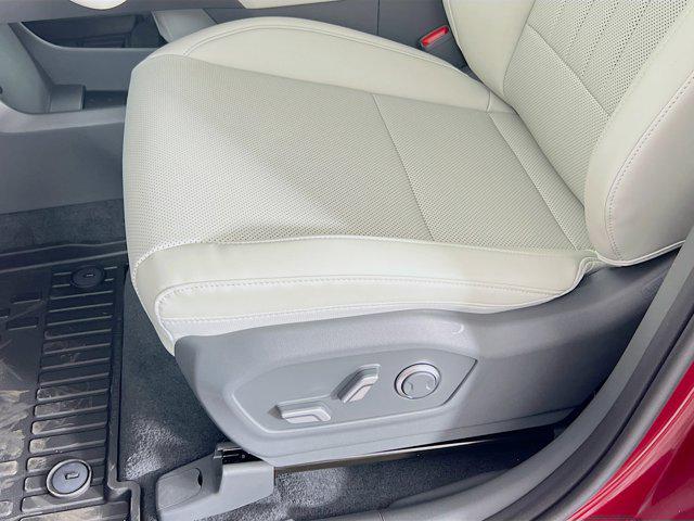 2025 Hyundai Santa Fe SEL photo 4