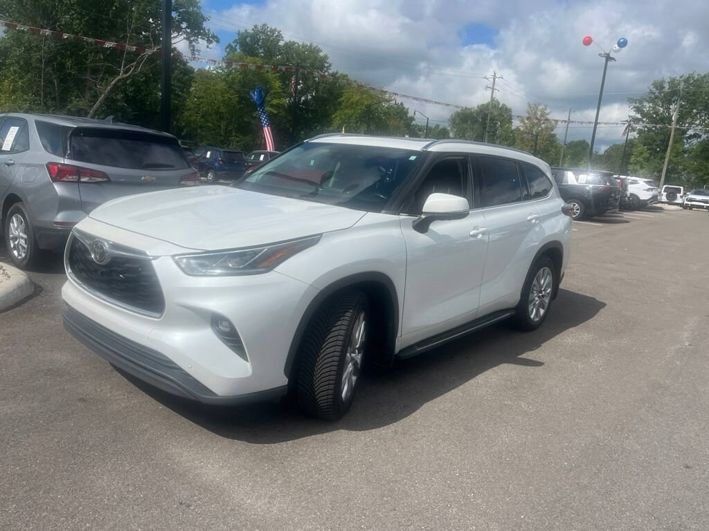 Used 2022 Toyota Highlander Limited Limited AWD
