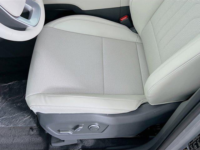 2025 Hyundai Santa Fe SEL photo 4