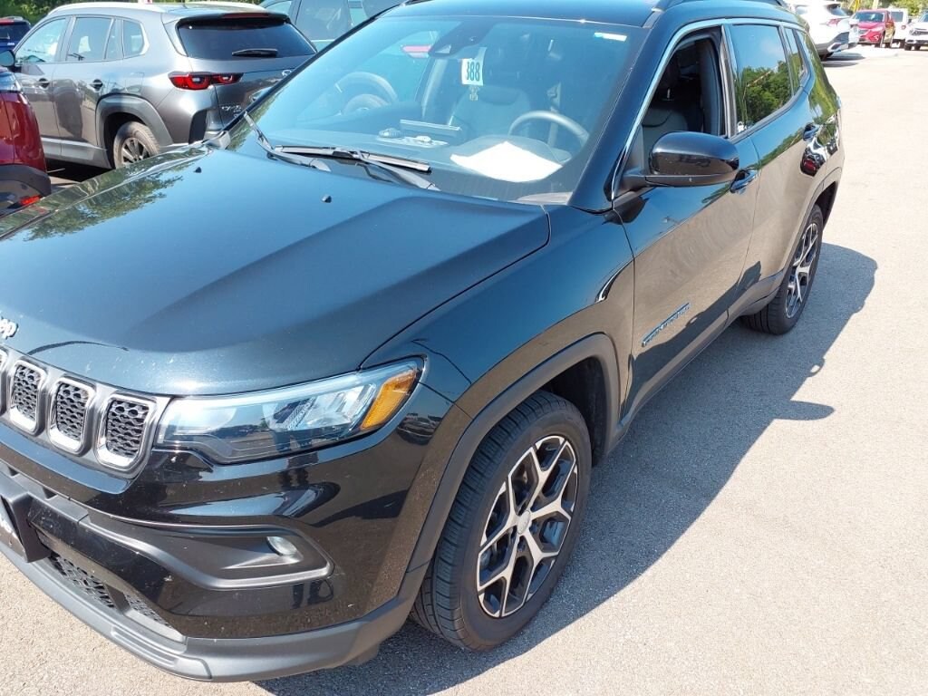 Used 2024 Jeep Compass Latitude Latitude 4x4