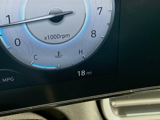 2025 Hyundai Elantra SEL - Photo 17