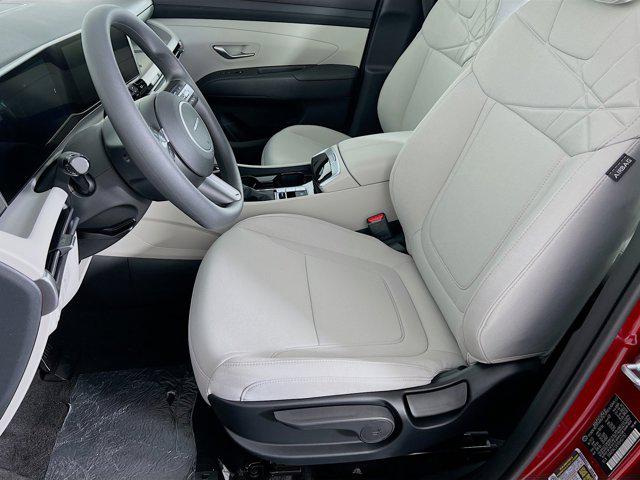 2025 Hyundai Tucson SE photo 3