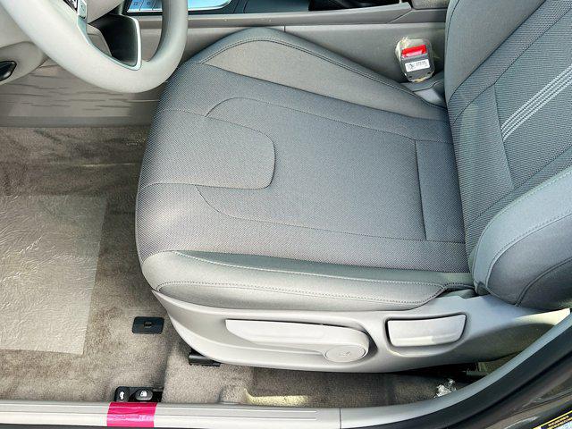 2025 Hyundai Elantra SE photo 4