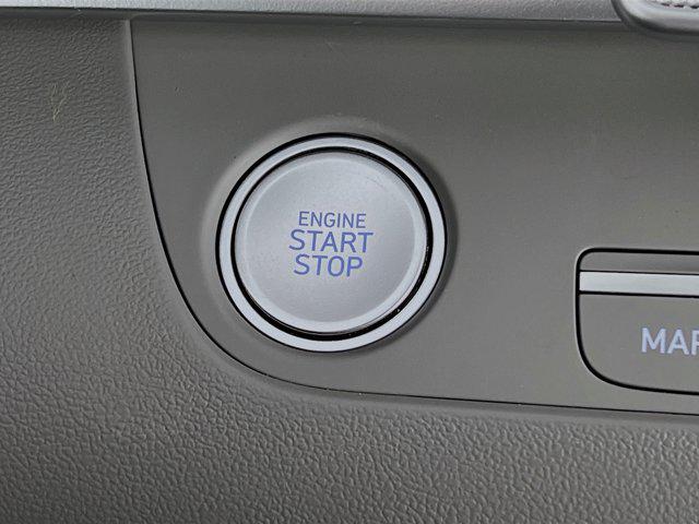 2025 Hyundai Elantra SEL - Photo 12