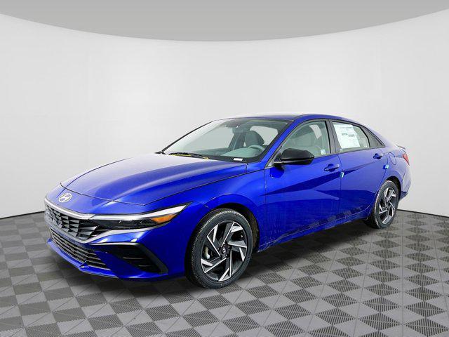 2025 Hyundai Elantra SEL Sport photo 2