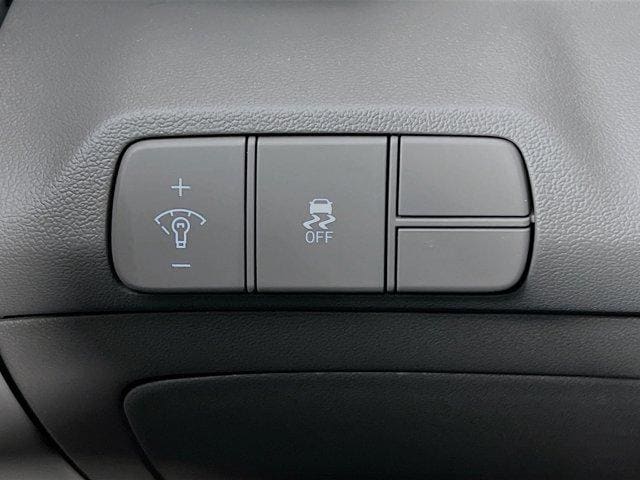 2025 Hyundai Elantra SEL - Photo 13