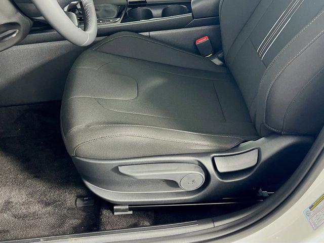 2025 Hyundai Elantra Hybrid SEL Sport photo 4