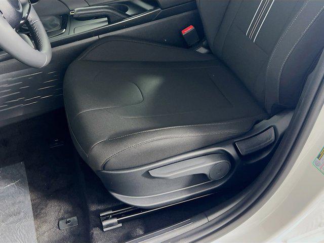 2025 Hyundai Elantra SEL Sport photo 4