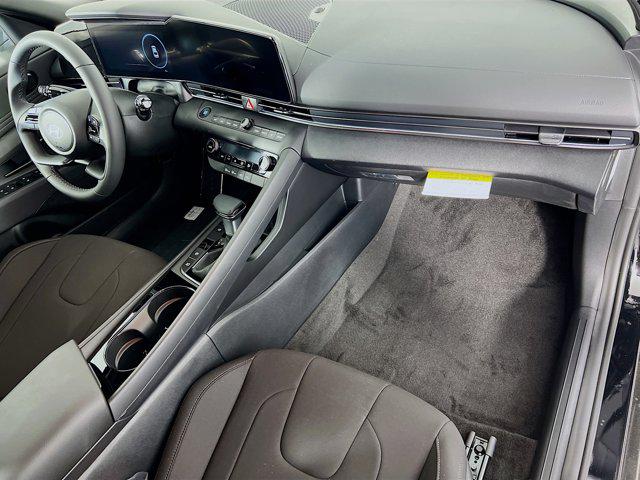2025 Hyundai Elantra Blue - Photo 21