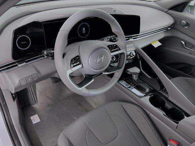 2025 Hyundai Elantra SEL - Photo 6