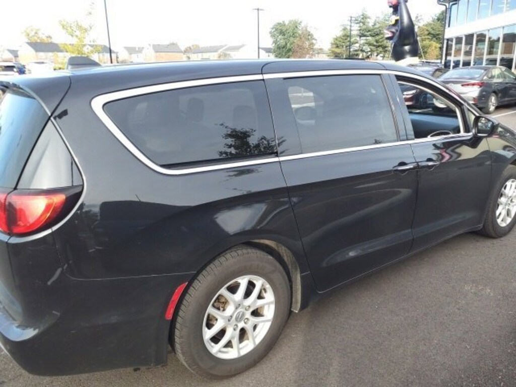 Used 2020 Chrysler Pacifica Touring Touring FWD