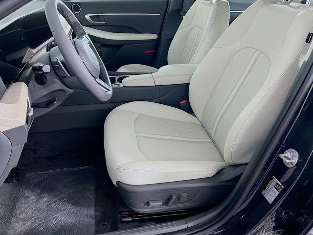 2025 Hyundai Sonata Hybrid SEL photo 3