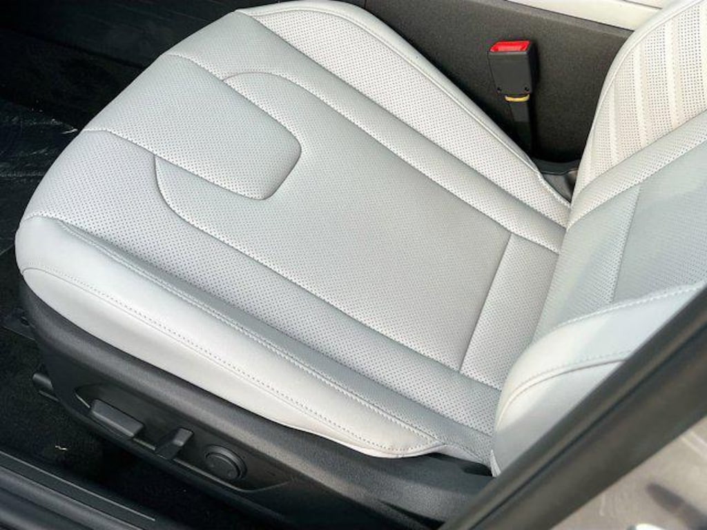 New 2026 Hyundai Elantra Limited Sedan