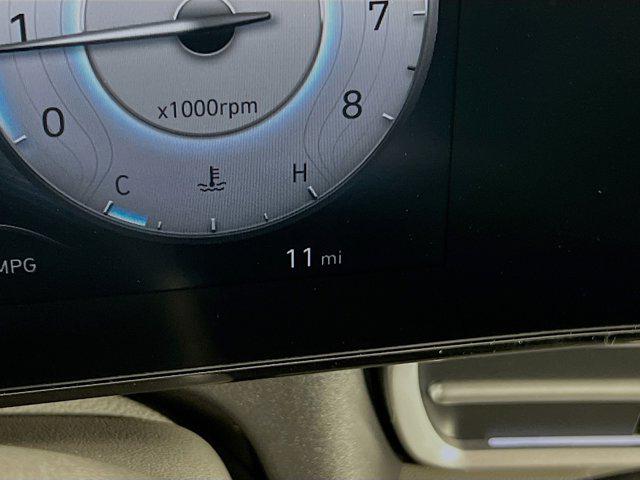 2025 Hyundai Elantra SEL - Photo 17