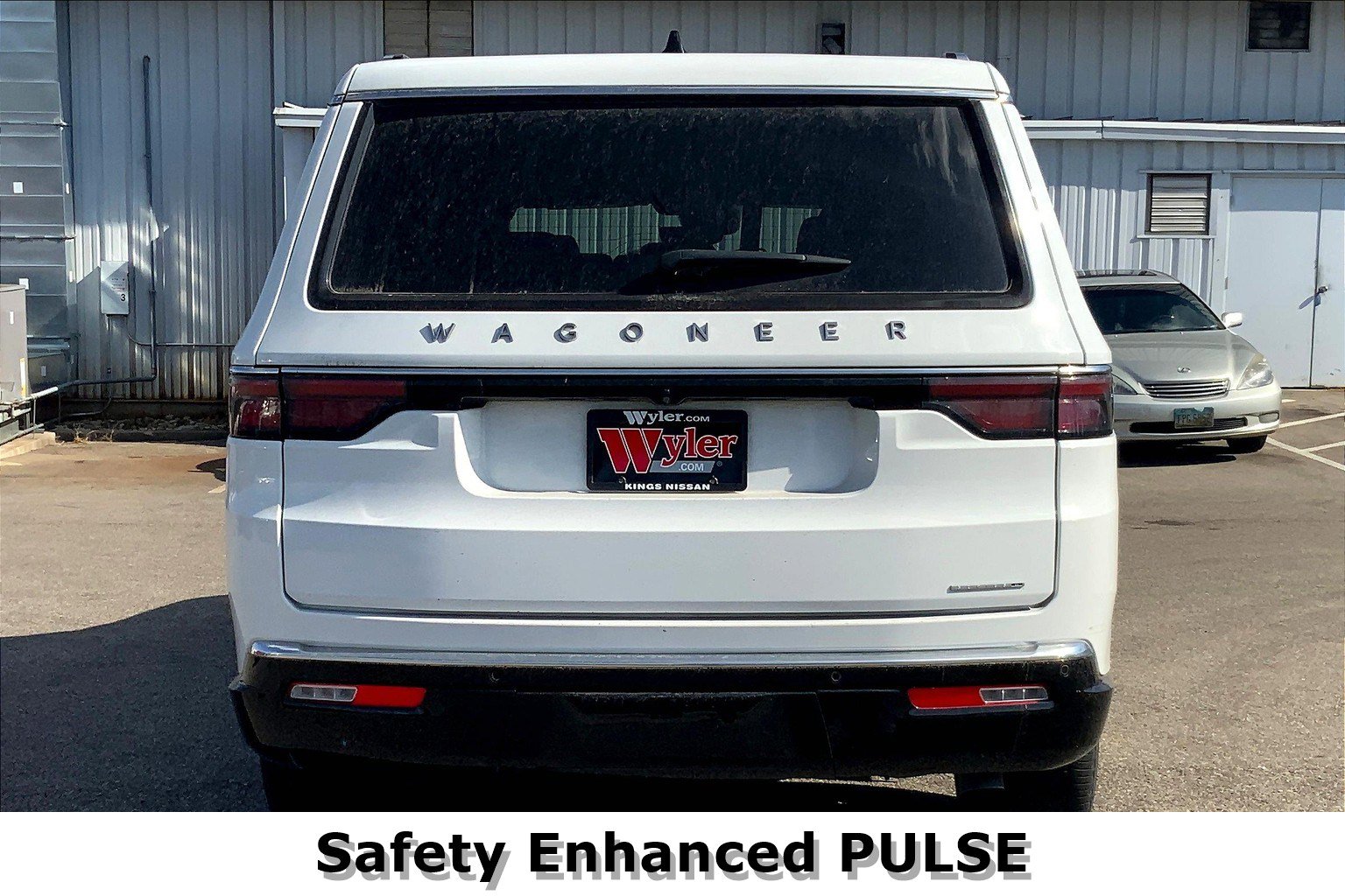 2024 Jeep Wagoneer L Series II photo 3