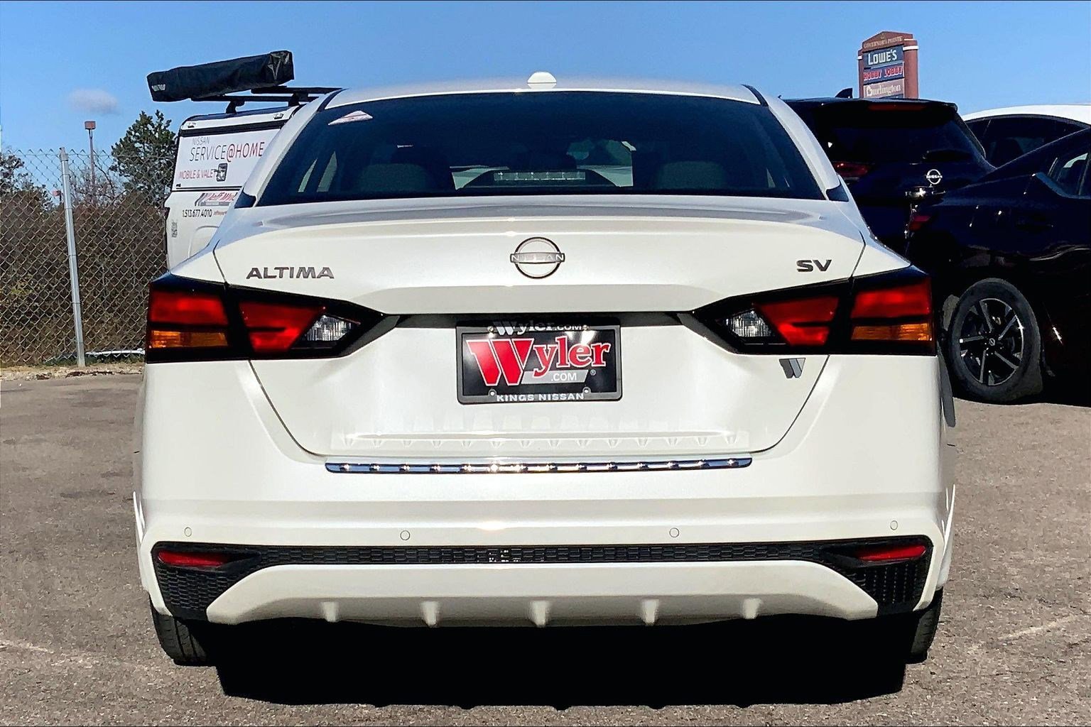 2023 Nissan Altima 2.5 SV photo 3