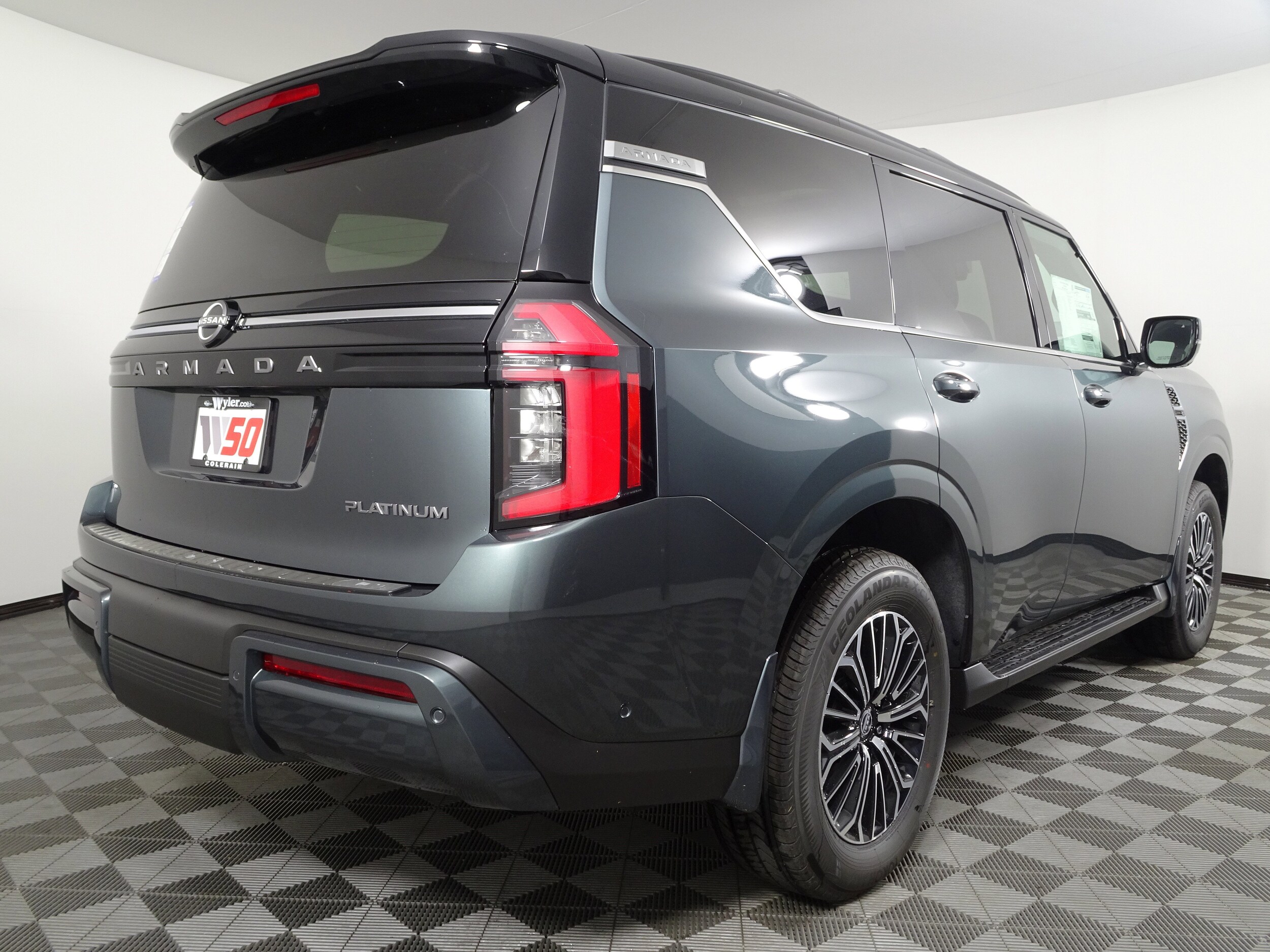 2025 Nissan Armada Platinum photo 2
