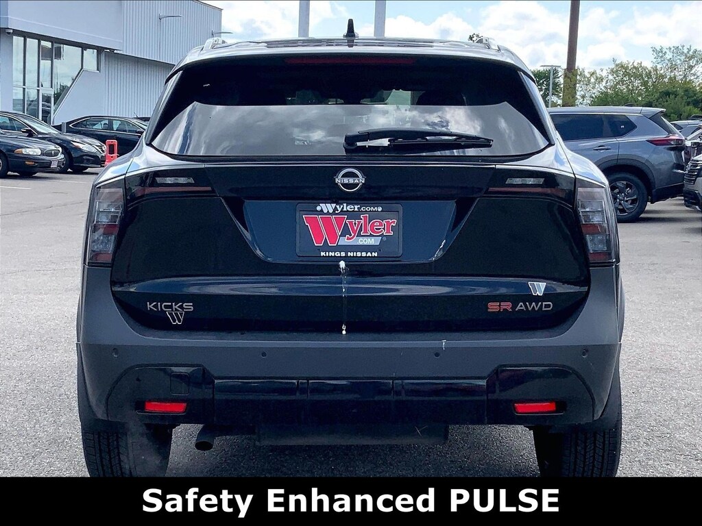 Used 2025 Nissan Kicks SR AWD SUV