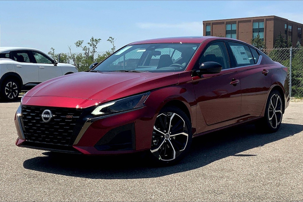 New 2025 Nissan Altima SR 4dr Car