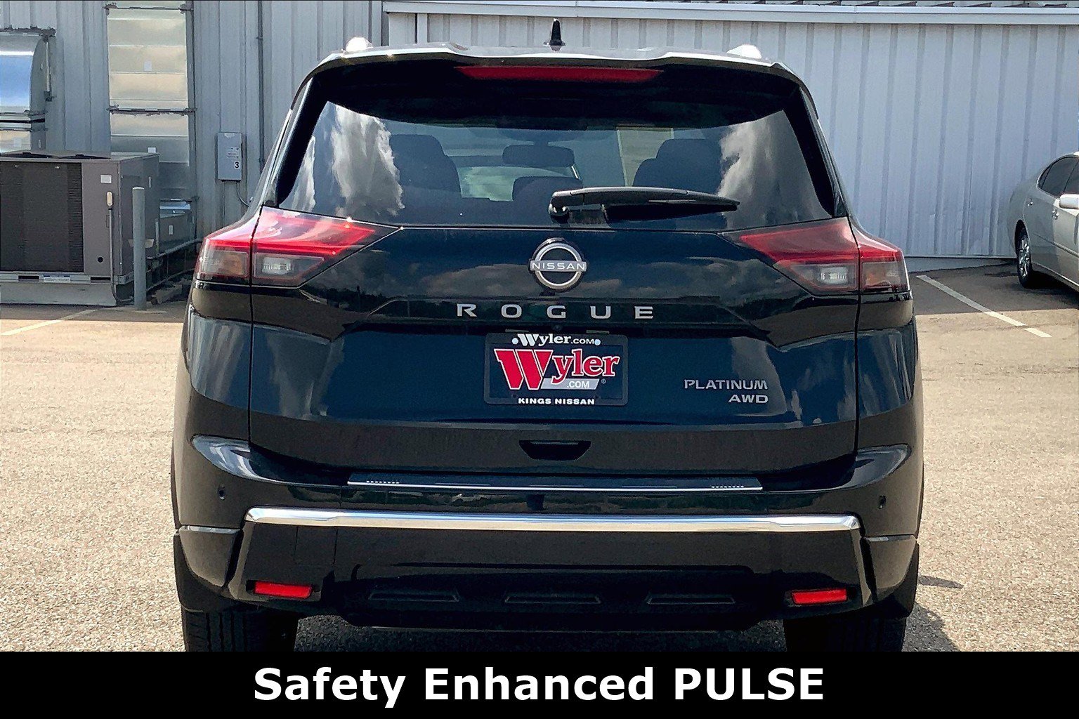 2024 Nissan Rogue Platinum photo 3