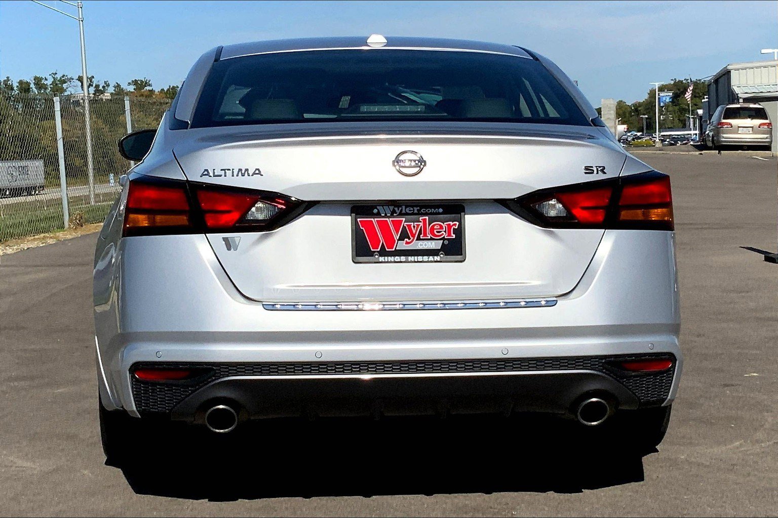 2020 Nissan Altima 2.5 SR photo 3