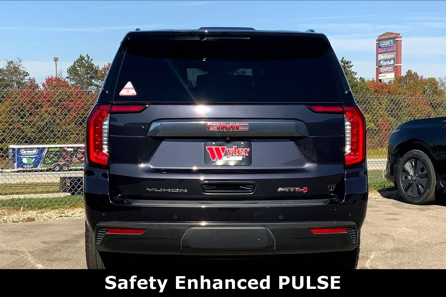 2024 Gmc Yukon AT4 photo 2