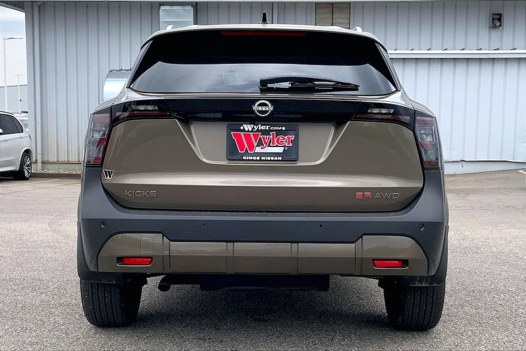 Used 2026 Nissan Kicks SR AWD SUV