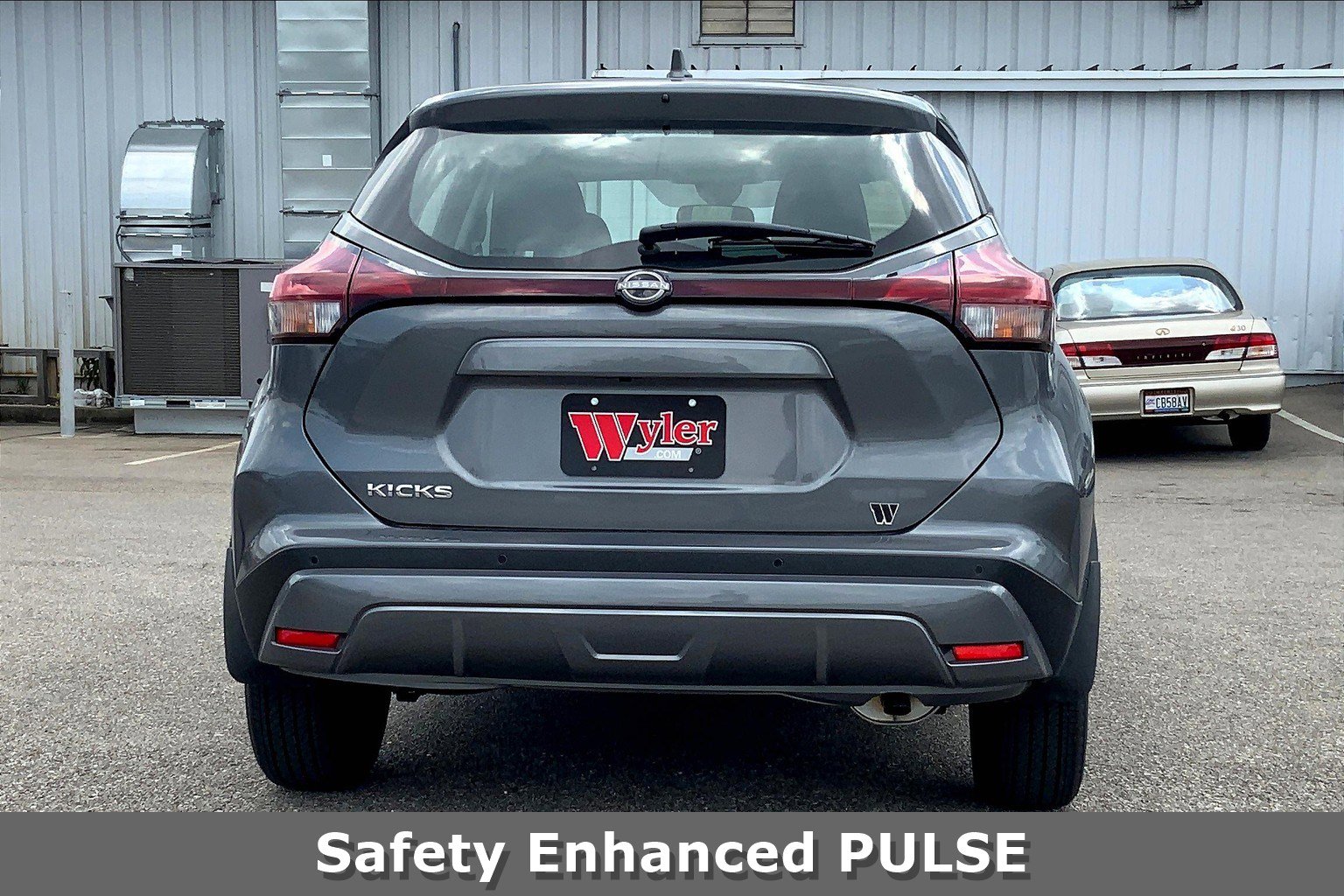 2025 Nissan Kicks Play S photo 3