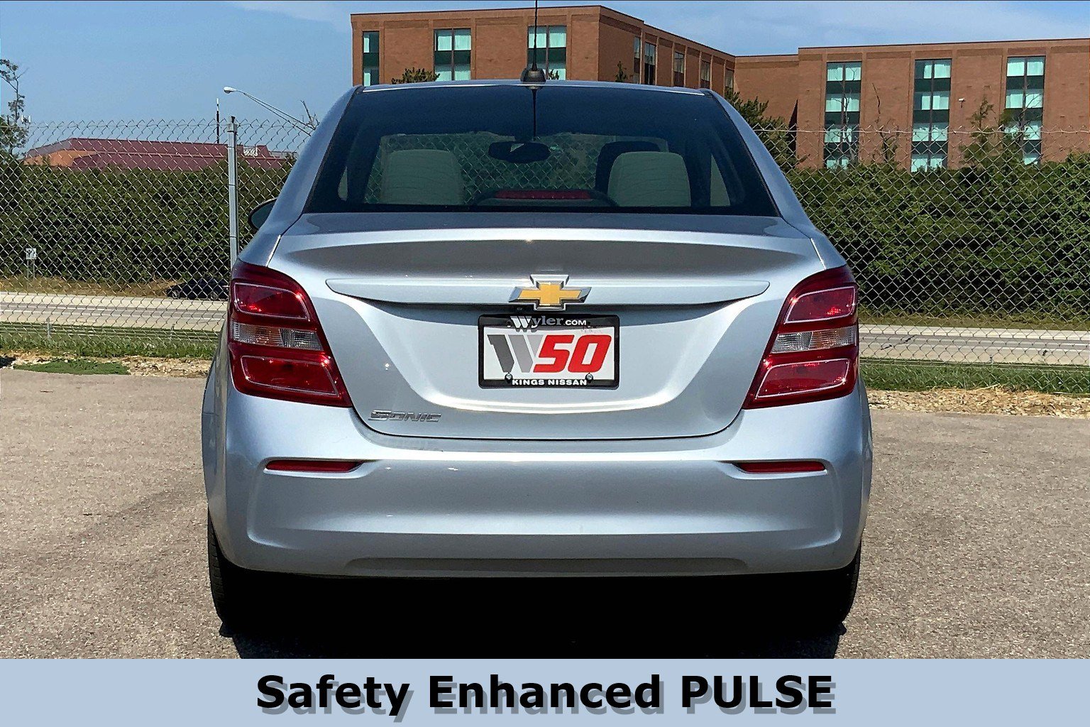 2017 Chevrolet Sonic LS photo 3
