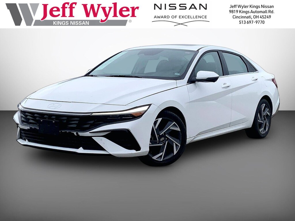 Used 2024 Hyundai Elantra Limited IVT Sedan
