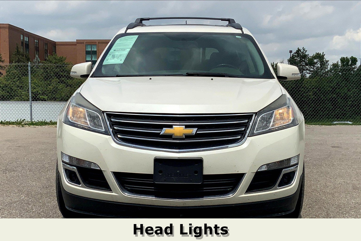 2015 Chevrolet Traverse 2LT photo 2