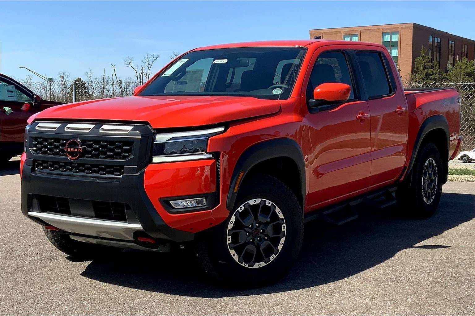 2025 Nissan Frontier PRO-4X photo 2