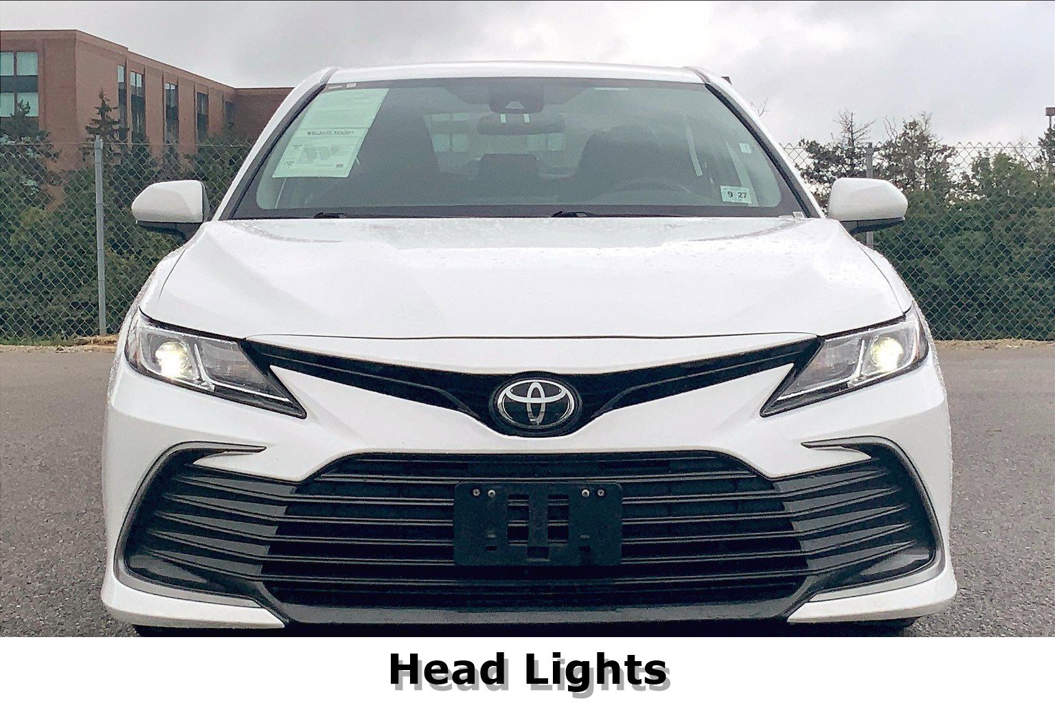 2022 Toyota Camry LE photo 2