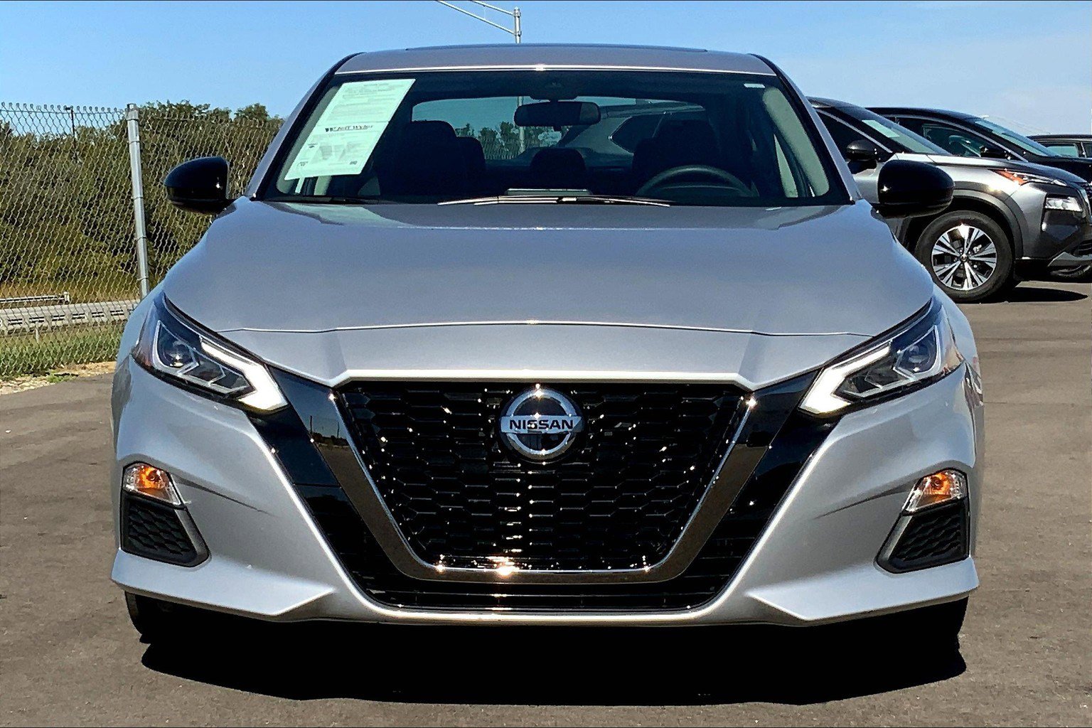 2020 Nissan Altima 2.5 SR photo 2