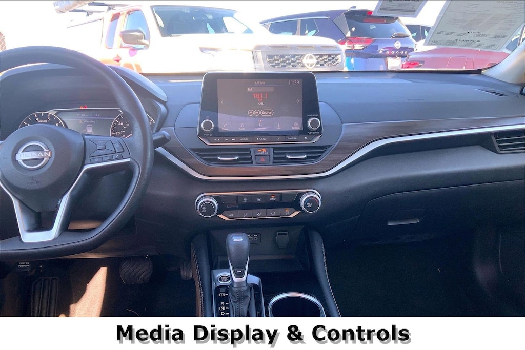 Used 2023 Nissan Altima 2.5 SV Sedan Sedan