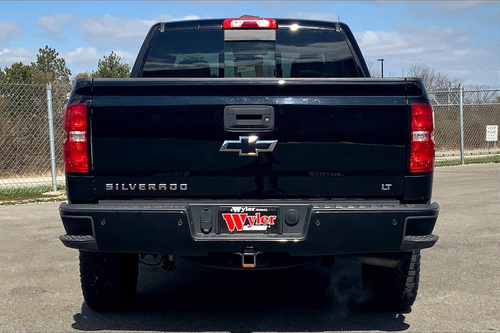 Used 2018 Chevrolet Silverado 1500 4WD Double Cab 143.5 LT w/2LT Truck Double Cab