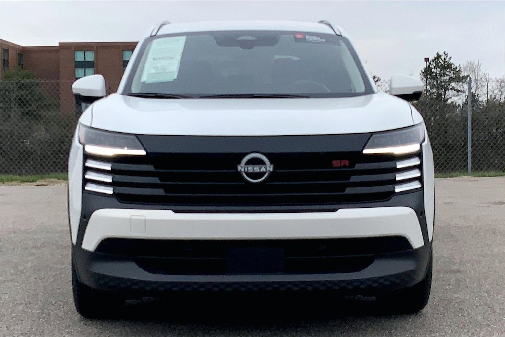 Used 2025 Nissan Kicks SR FWD SUV