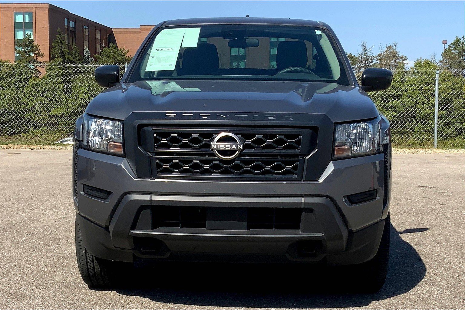 2022 Nissan Frontier Crew Cab S photo 2