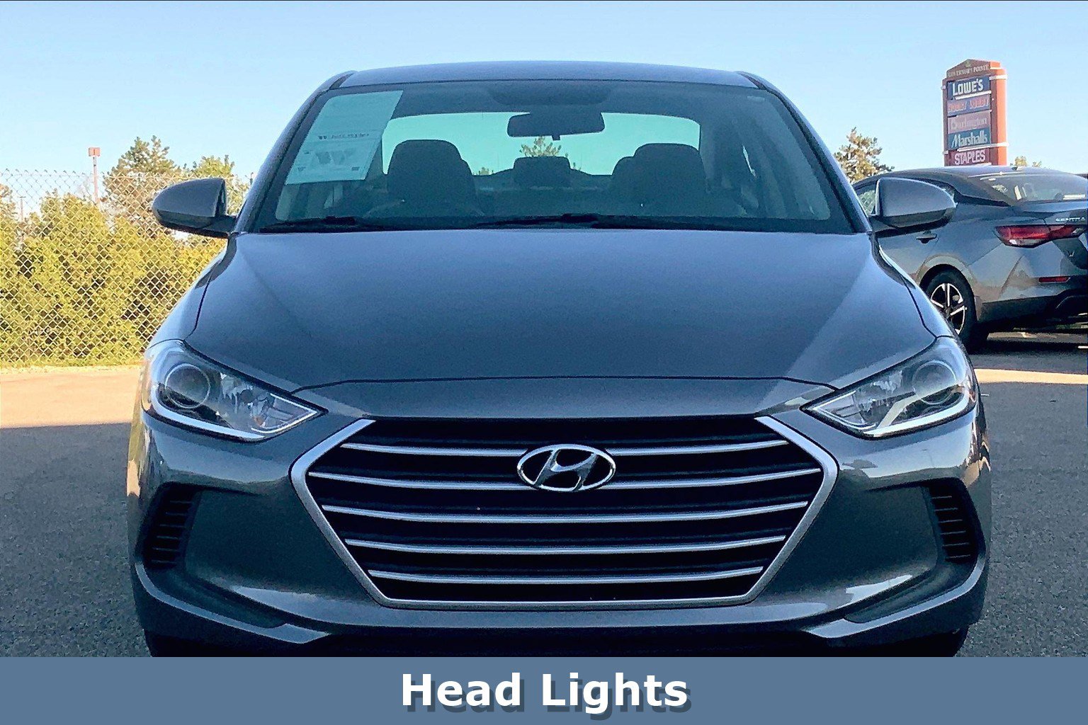 2018 Hyundai Elantra SEL photo 2
