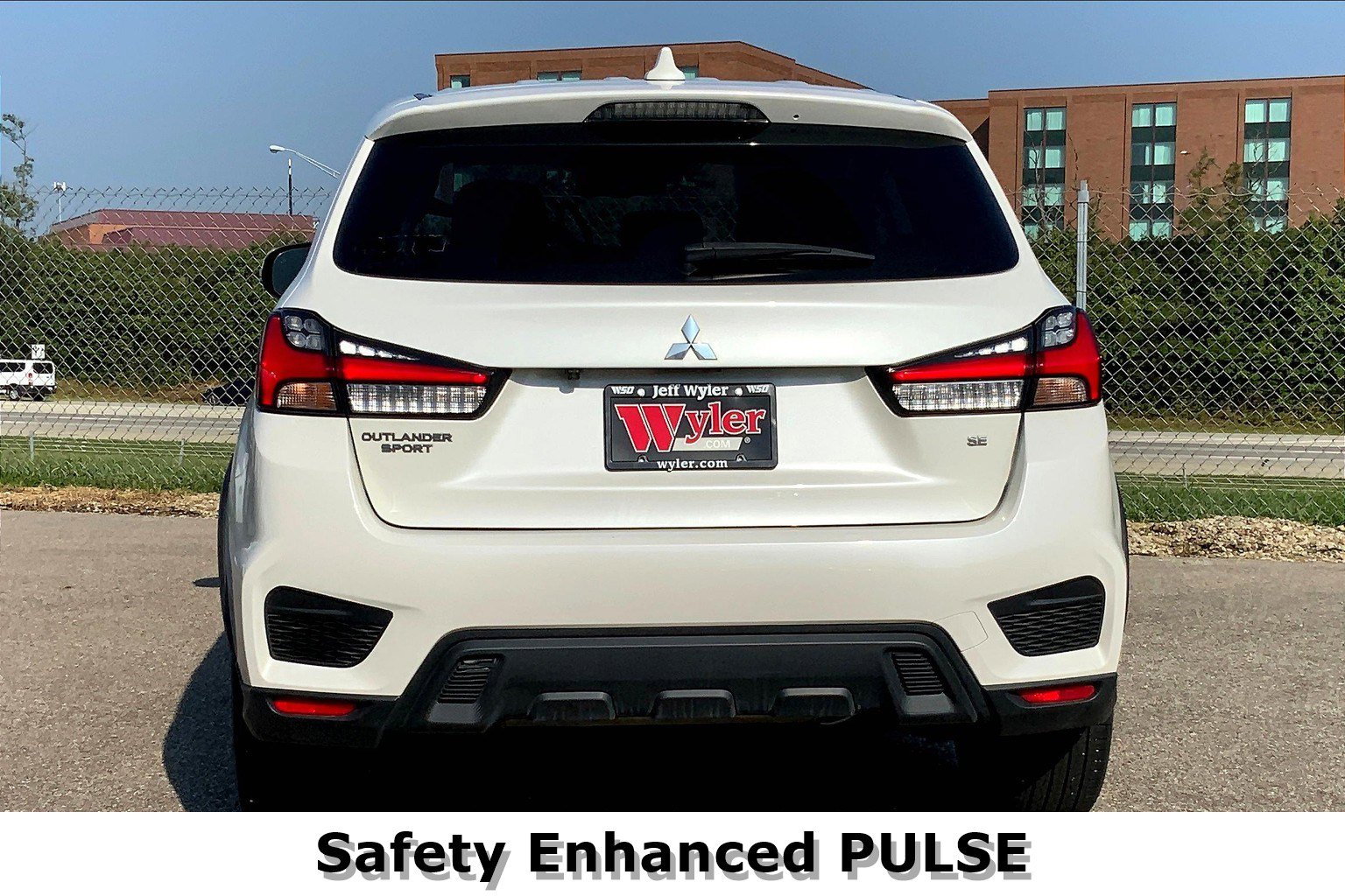 2020 Mitsubishi Outlander Sport SE photo 3