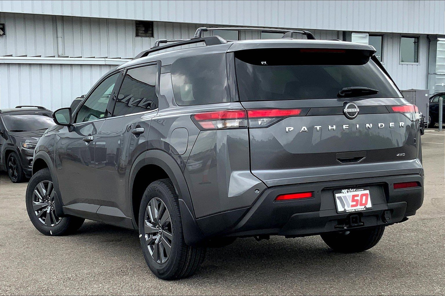 2025 Nissan Pathfinder SV photo 3