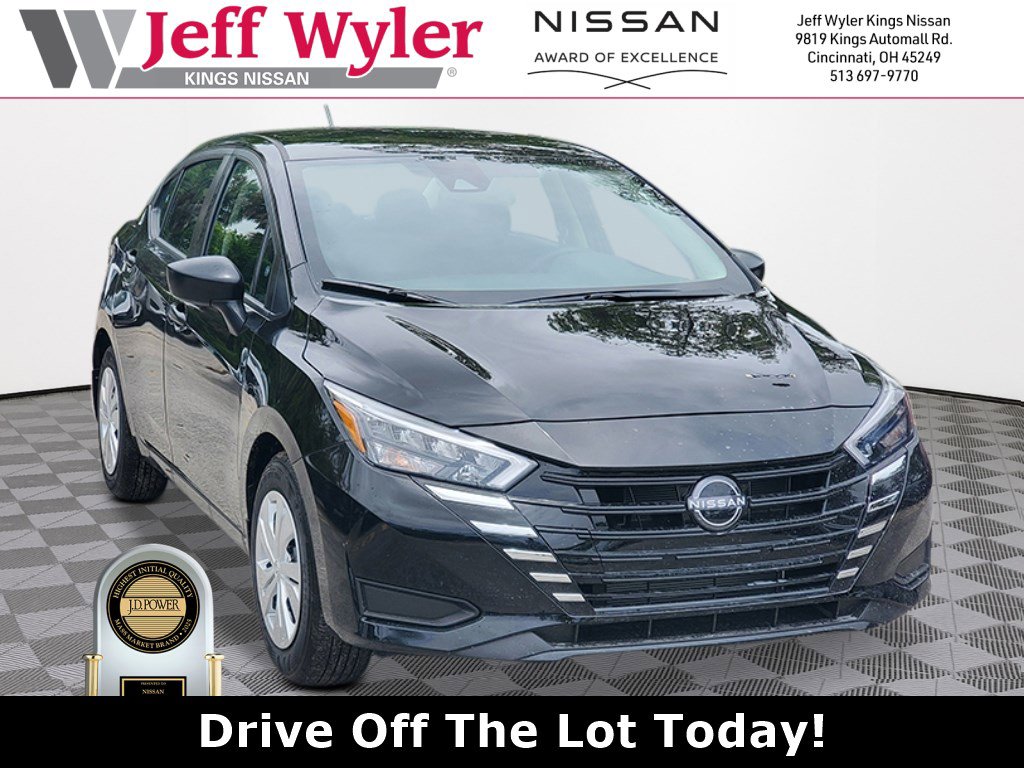 2025 Nissan Versa 4dr Car 