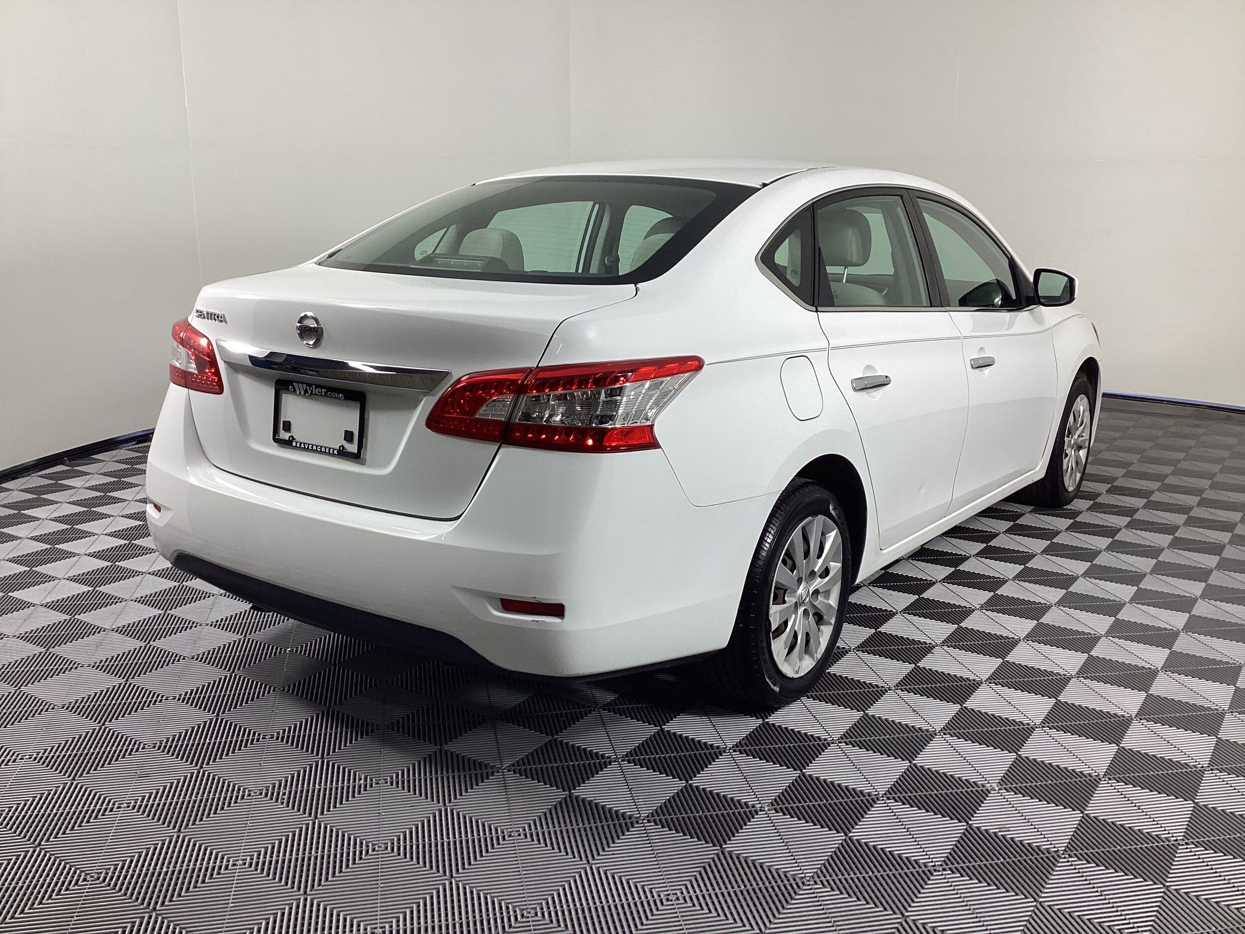 2015 Nissan Sentra S photo 4