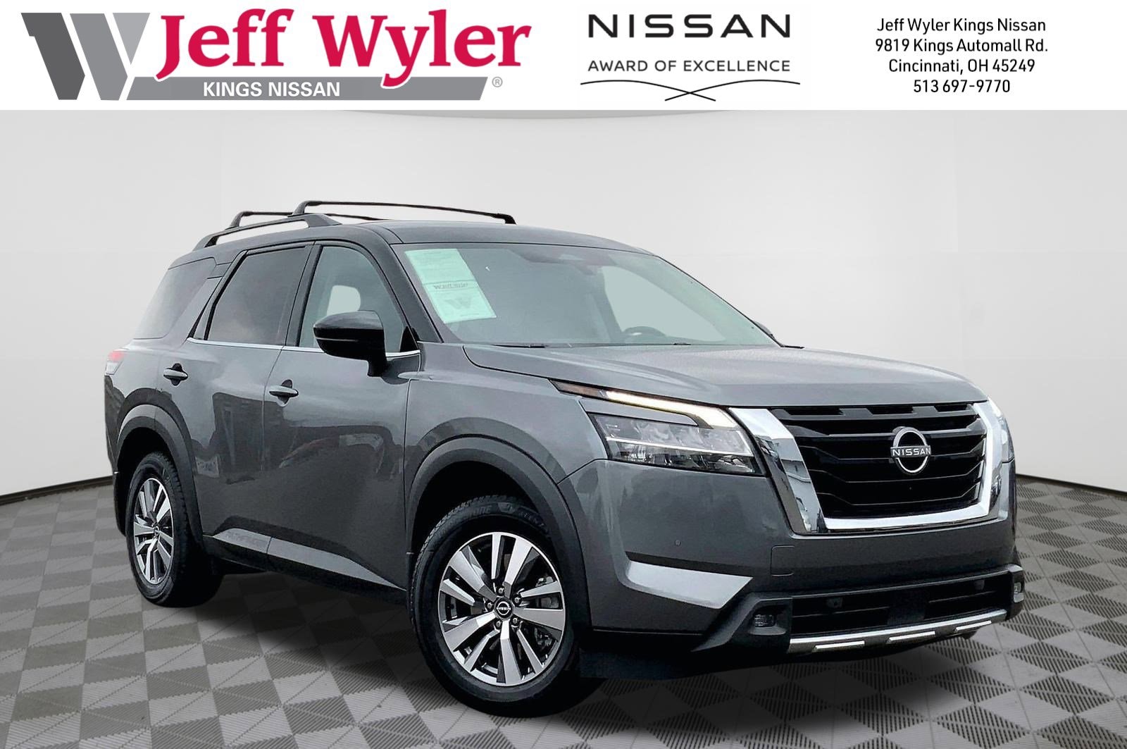 2022 Nissan Pathfinder SL's photo