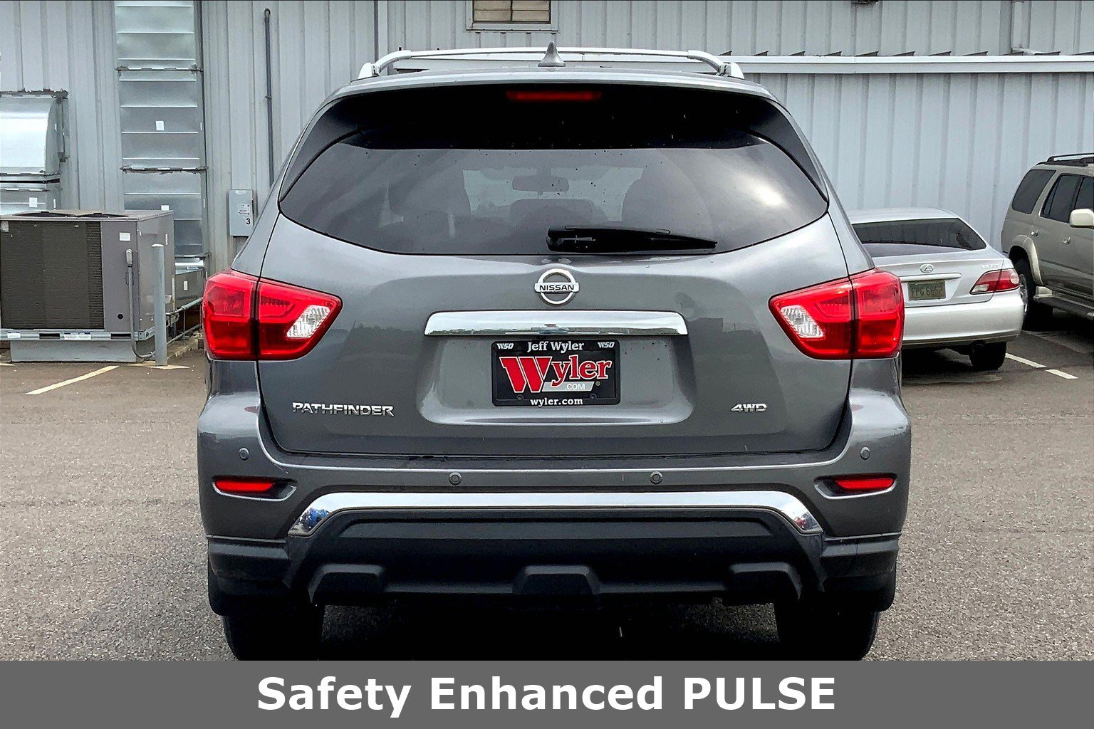 2020 Nissan Pathfinder S 4x4 photo 3