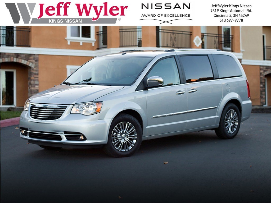 Used 2016 Chrysler Town & Country 4dr Wgn Touring Van LWB Passenger Van