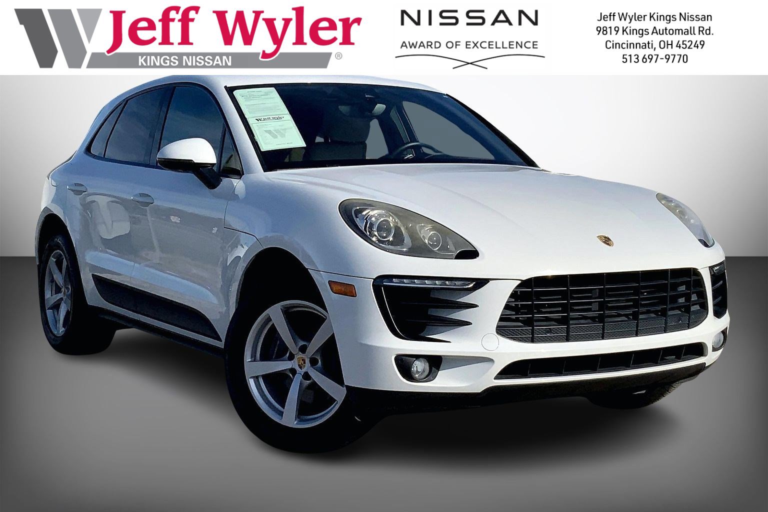 2017 Porsche Macan Base's photo